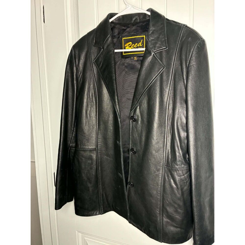 REED Women's 27'' Misses Fit Three Button Leather Jacket in Imported Lamb MEDIUM